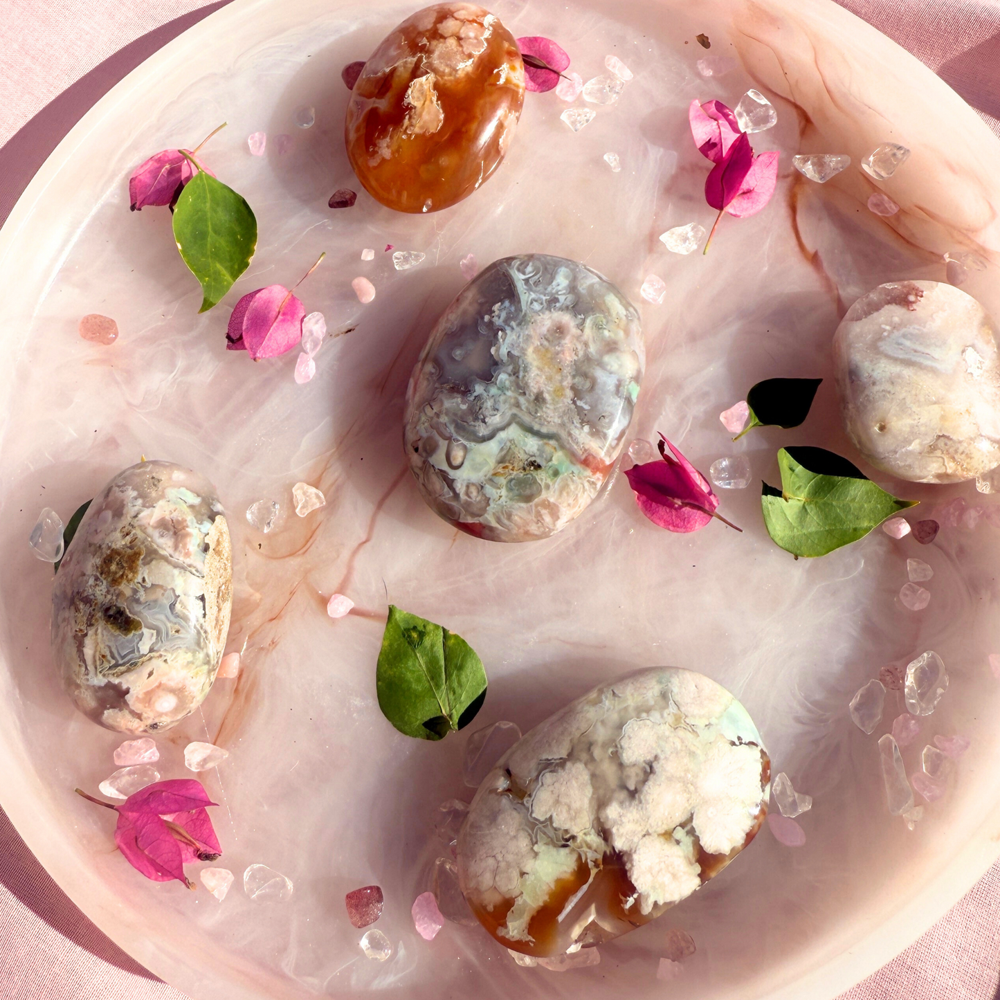 🌸 Intuitive Pick – Flower Agate Palmstone 🌸