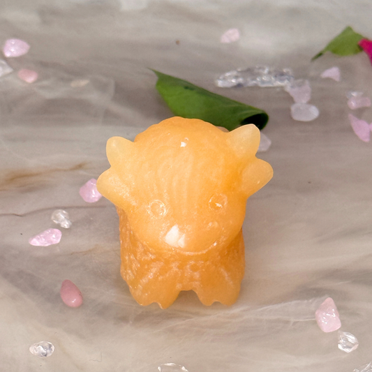 🐮🧡 Baby Moo-d – Orange Calcite Highland Cow (Mini)