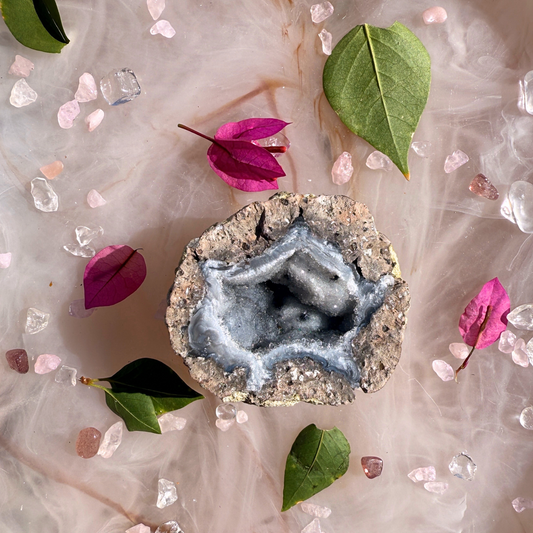 🌙 Pocket Galaxy – Druzy Quartz Geode
