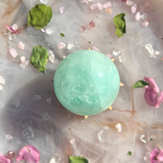 💚 “Soft Serve Sage” – Light Green Fluorite Sphere with Subtle Shimmer